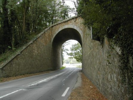 E chemin Bonnelles Bullion et pont (2).JPG